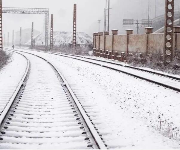 冬天已到，雨雪天氣增多，應該怎么做才能防止凈化板發(fā)潮？
